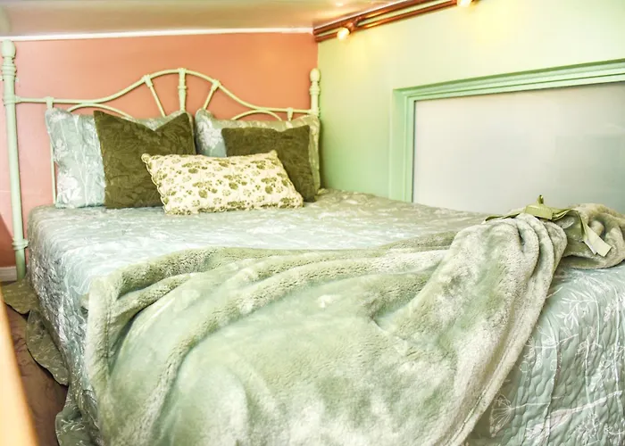 Miami Tiny Vintage Cottage
