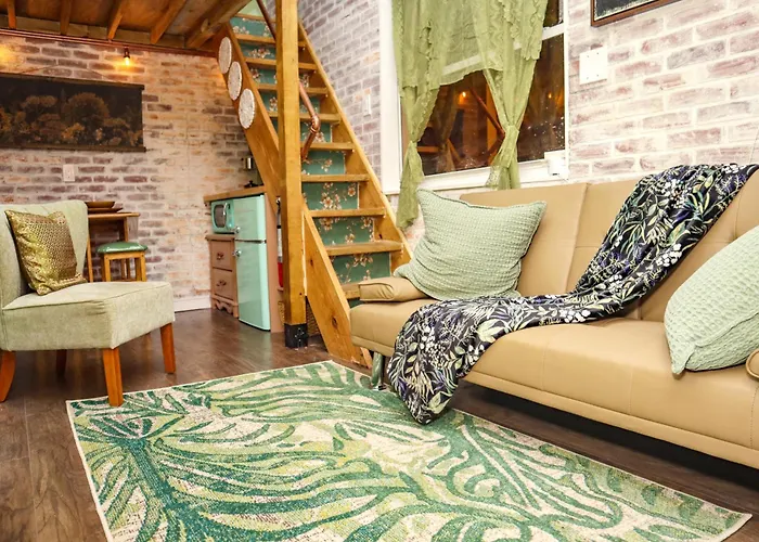 Miami Tiny Vintage Cottage