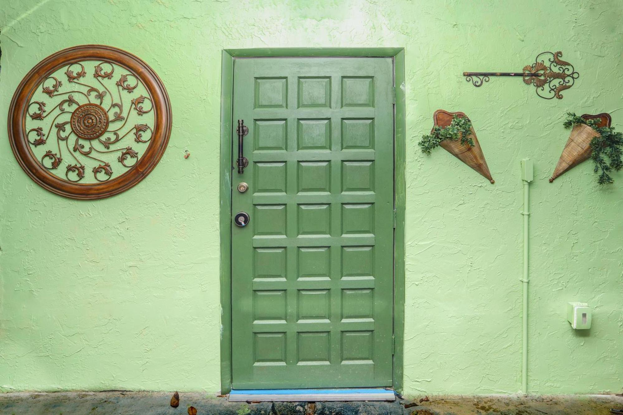 Miami Tiny Vintage * Hialeah